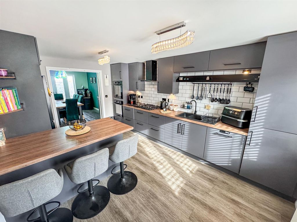 Property photo 2 of 44 Img_1229.Jpg