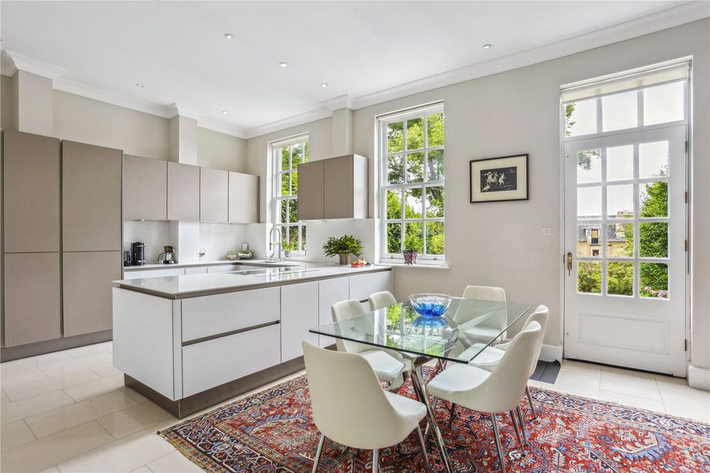 Property photo 2 of 17 Kitchen/Dining