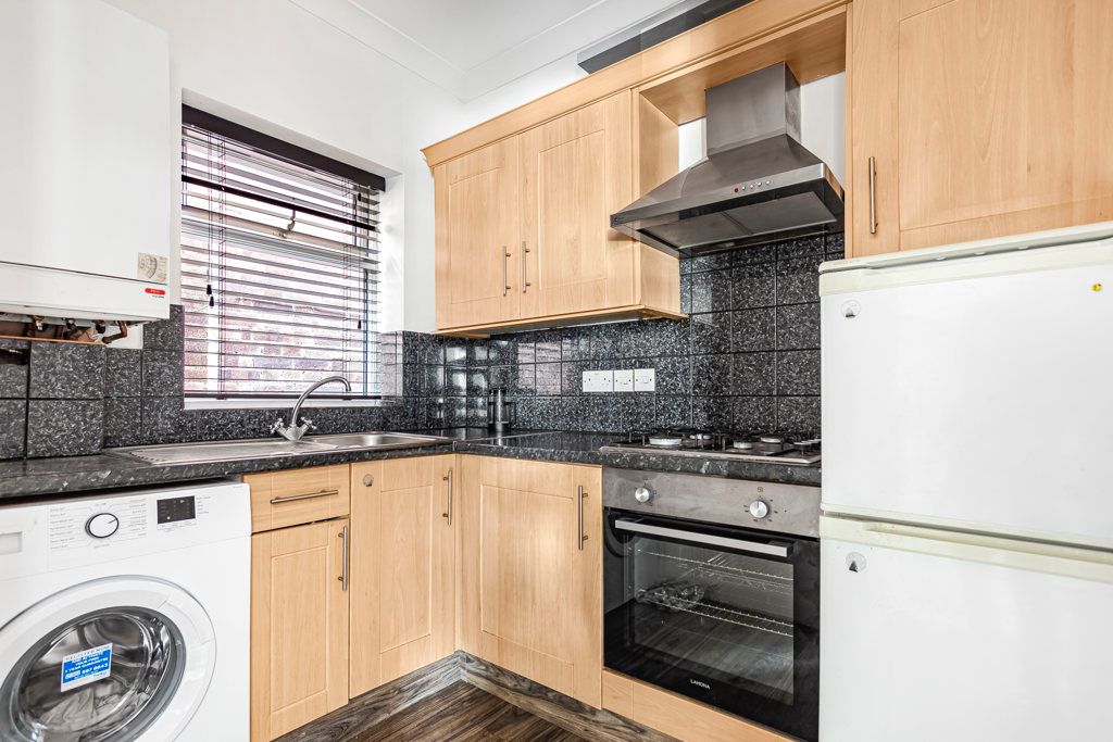 Property photo 3 of 9 Kitchen