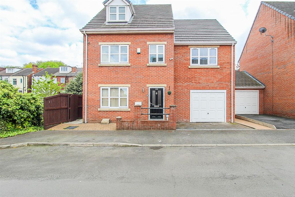 Property photo 1 of 15