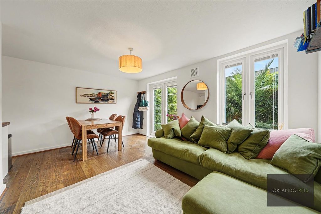 Property photo 3 of 11 13 Bobbin Close Sw4 0Ll-9.Jpg