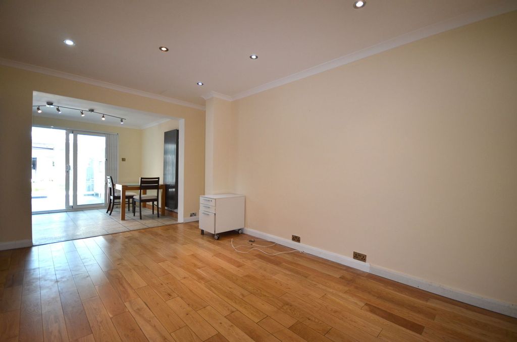 Property photo 3 of 22