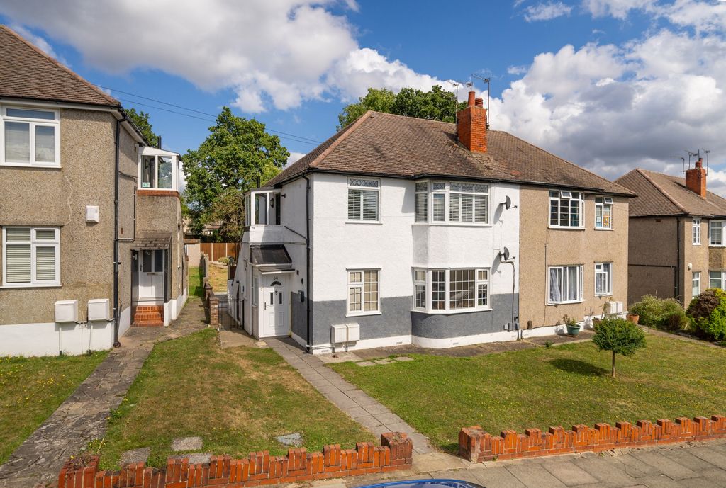 Property photo 1 of 11 Photo 3