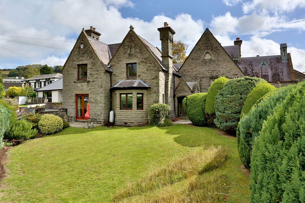 Property photo 1 of 31