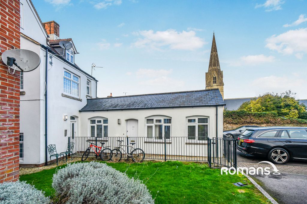 Property photo 2 of 10 Photo