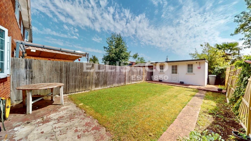 Property photo 2 of 29 Picture No. 27