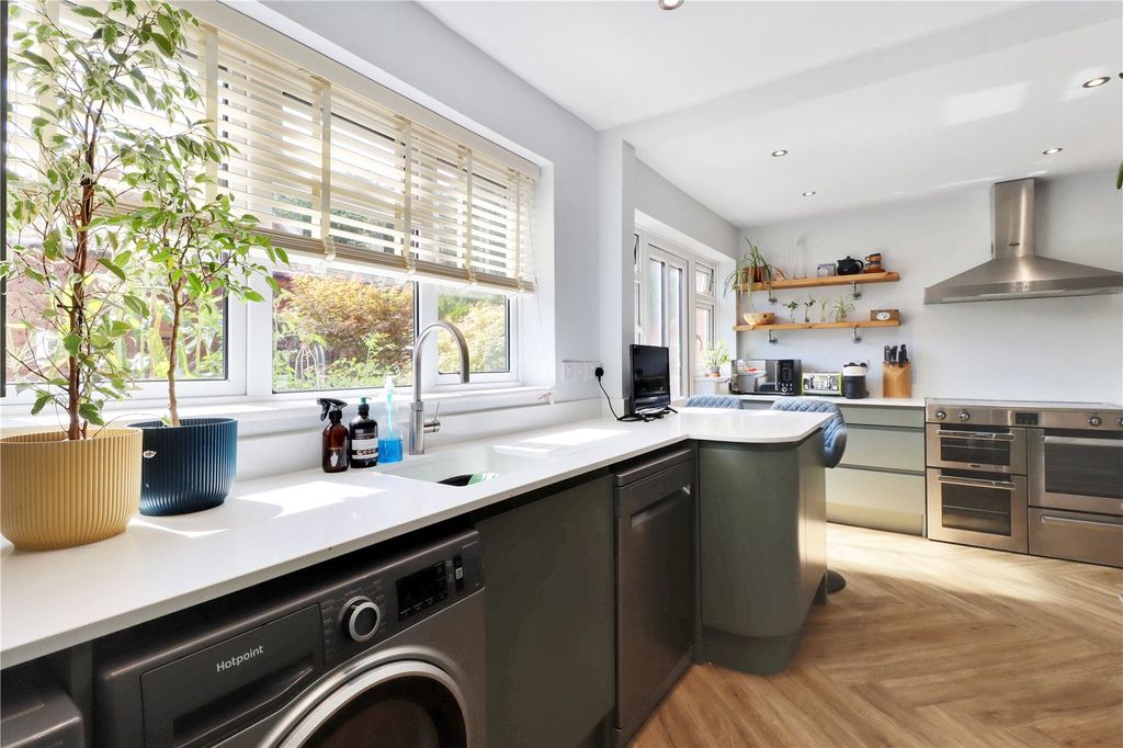 Property photo 3 of 15 Kitchen/Dining