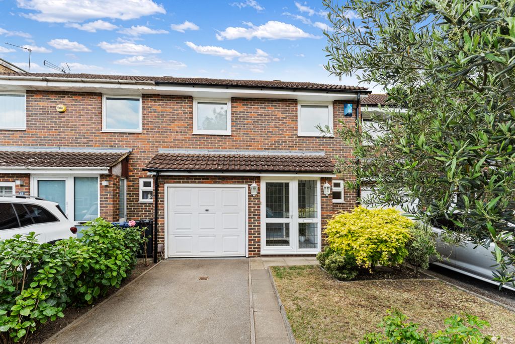 Property photo 1 of 13 Rowan Close (19)