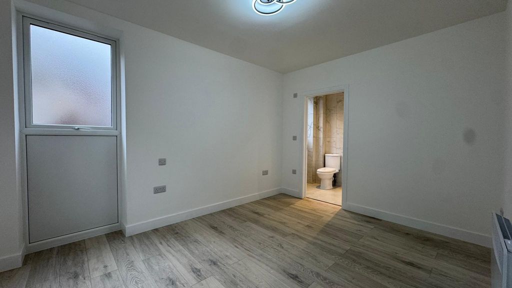 Property photo 3 of 7 Whatsapp Image 2026-01-09 At 12.18.38.Jpeg