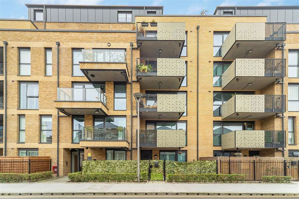 Property photo 1 of 8