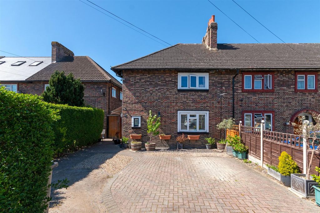 Property photo 1 of 12 Botsford Road