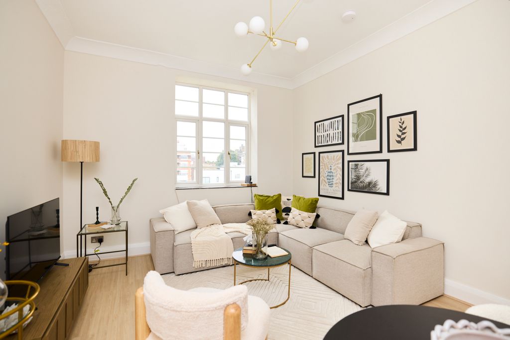 Property photo 1 of 11 Picture No. 24