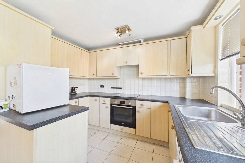 Property photo 2 of 7 Picture No. 09