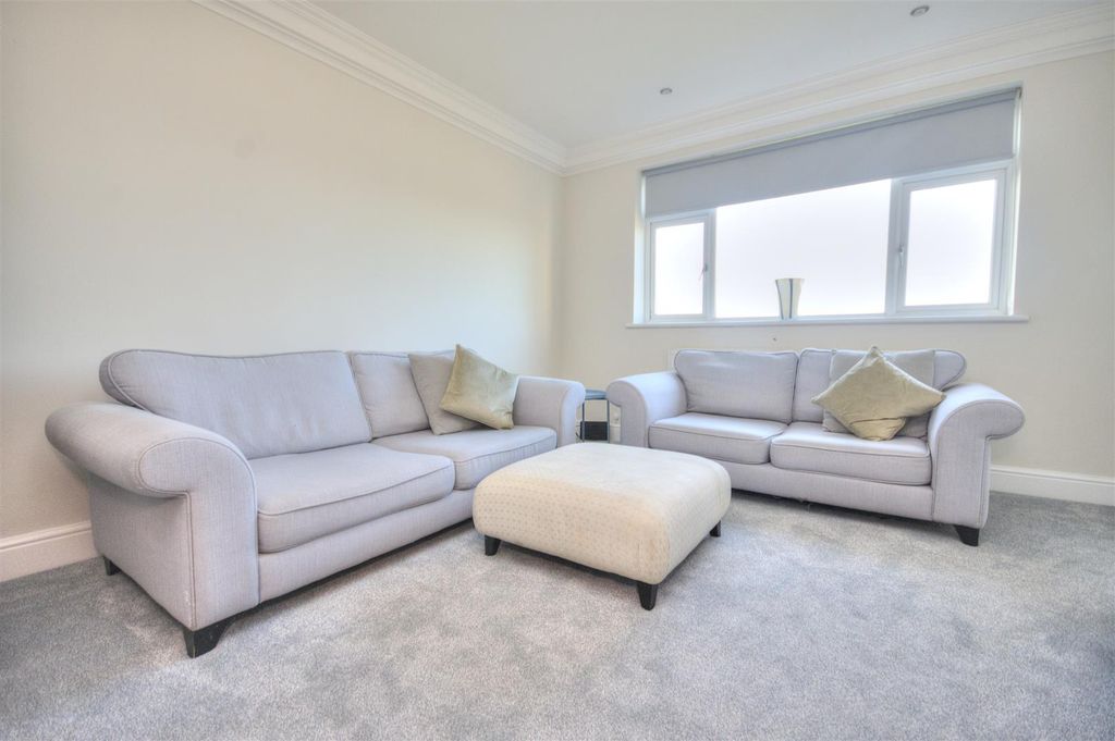 Property photo 3 of 14 Dsc_2084_Enhancer.Jpg