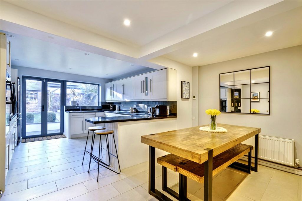 Property photo 3 of 22 Dining Kitchen