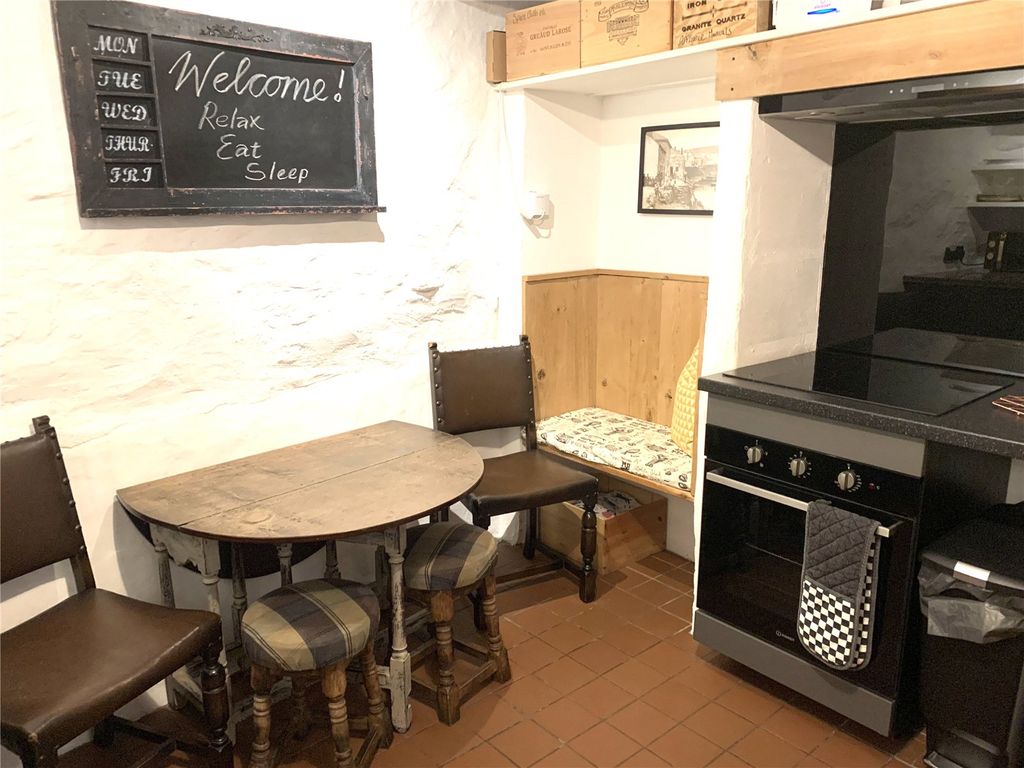 Property photo 2 of 8 Picture No. 18