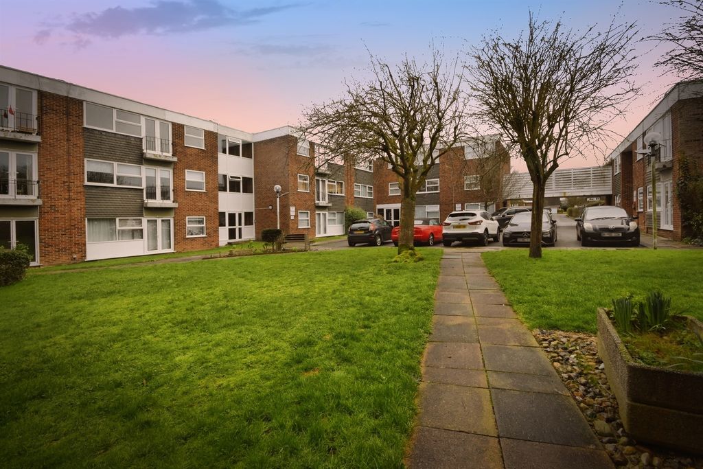 Property photo 3 of 11