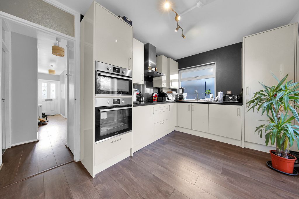 Property photo 1 of 22