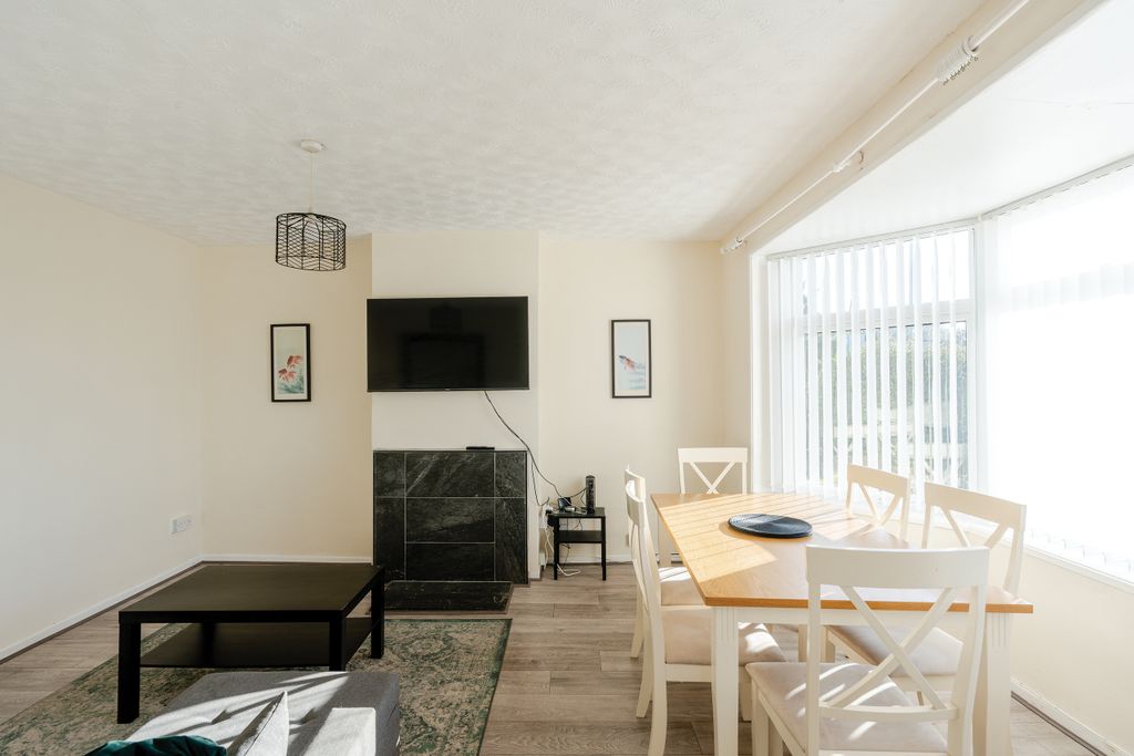 Property photo 3 of 25 Photo 3