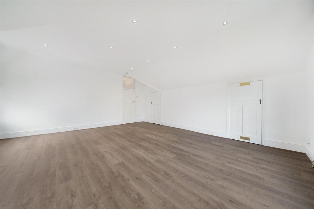 Property photo 3 of 18 Ddaro4U9Lmv4Fkki95Mv.Jpg