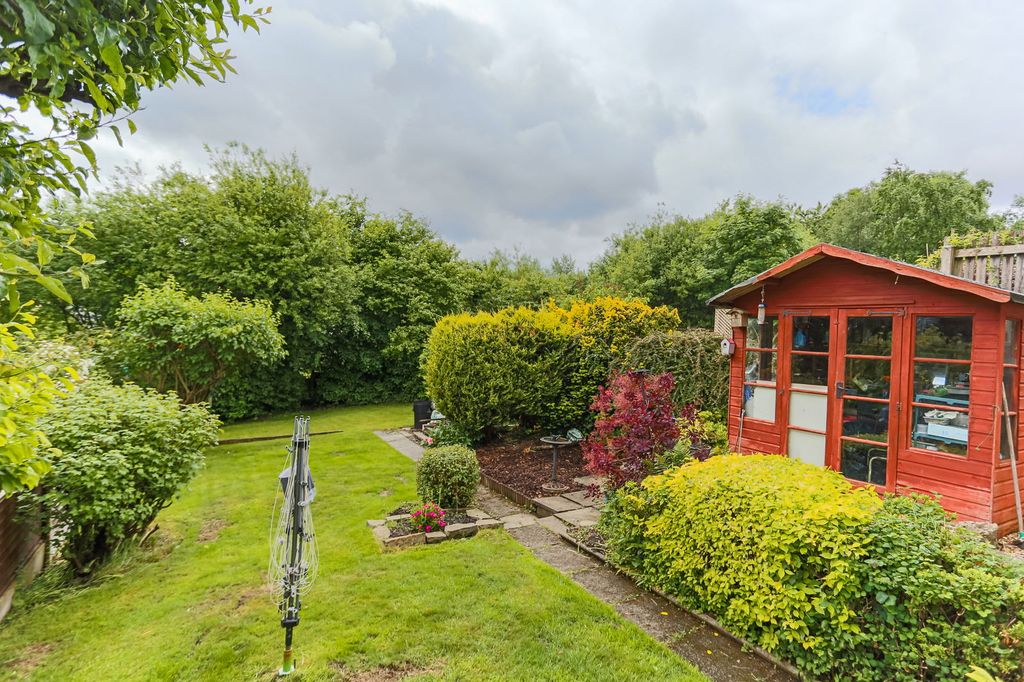 Property photo 2 of 32