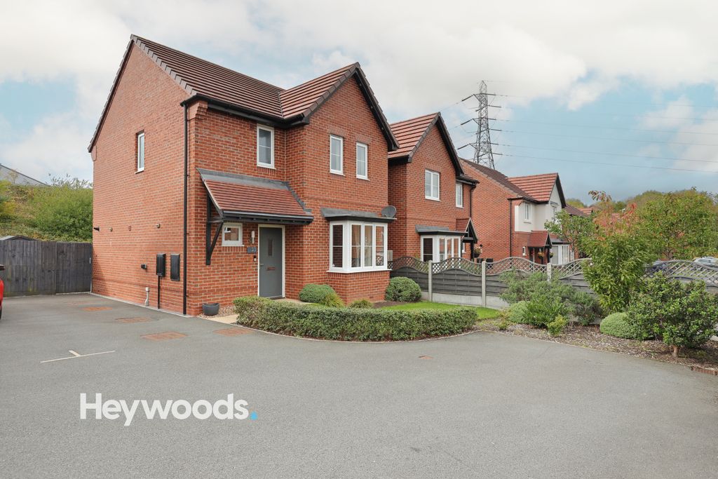 Property photo 1 of 42 0F1A5412