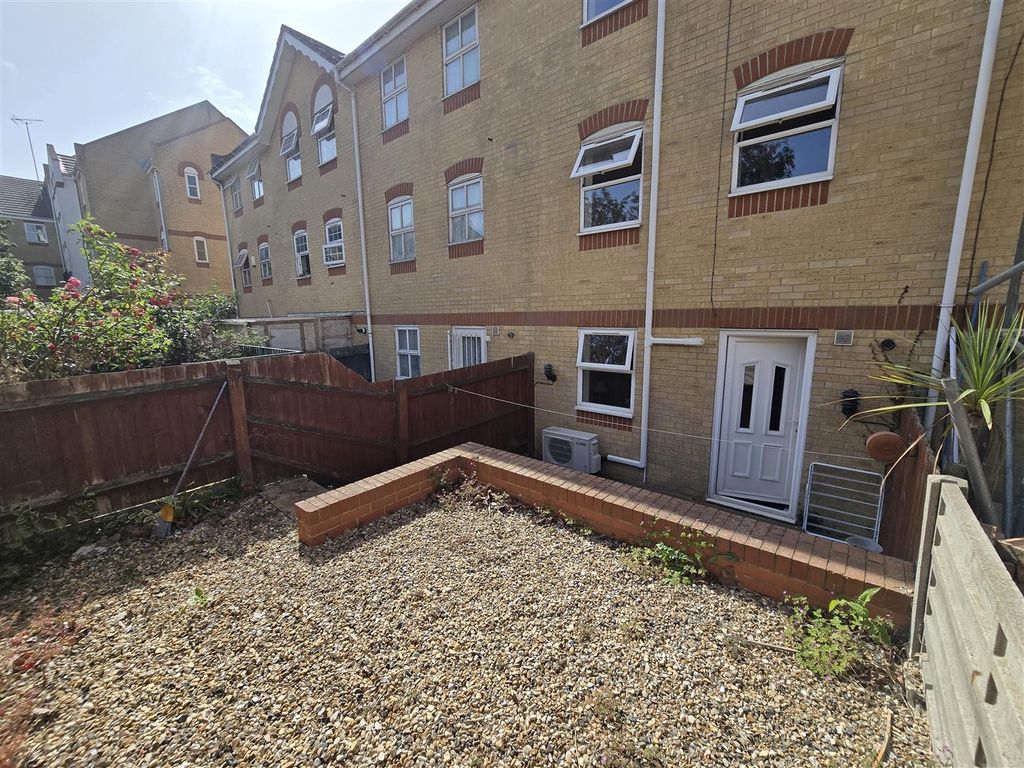 Property photo 3 of 25 1000395441.Jpg