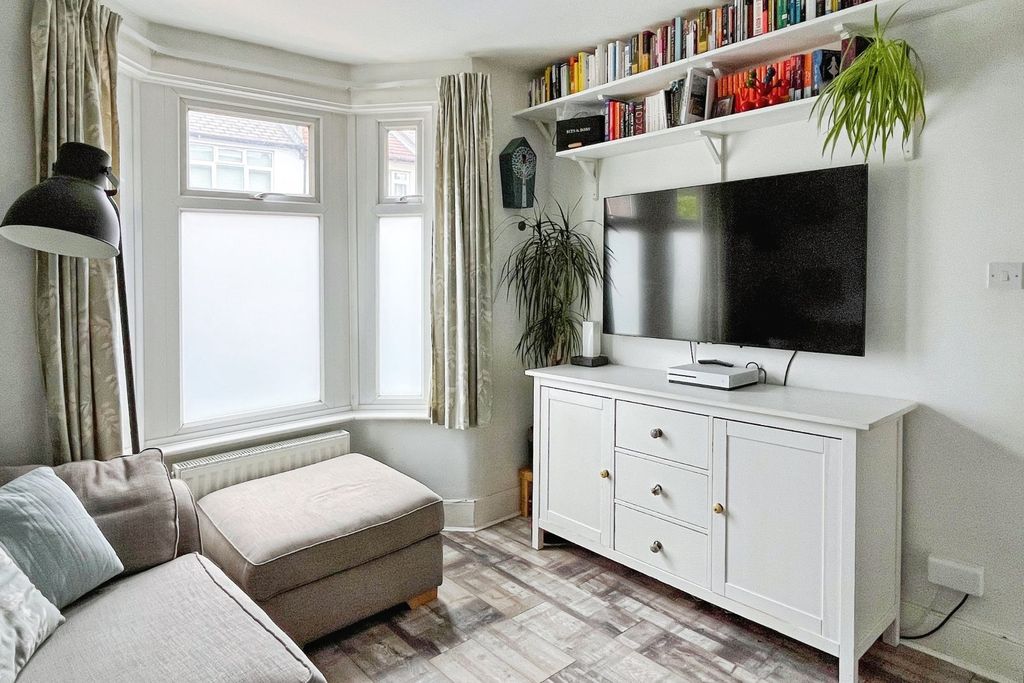 Property photo 1 of 14 01