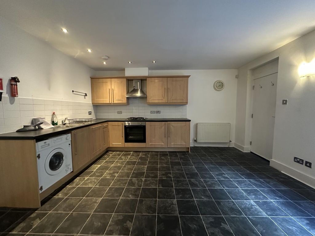 Property photo 2 of 8 Kitchen