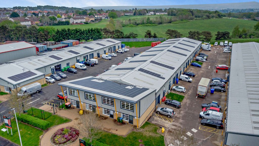 Property photo 3 of 5 8646664-Exterior08-800