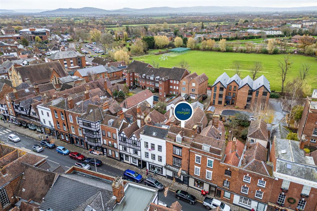 Property photo 1 of 45 Flats A, B, C 18 Church Street, Tewkesbury, Gl20 5