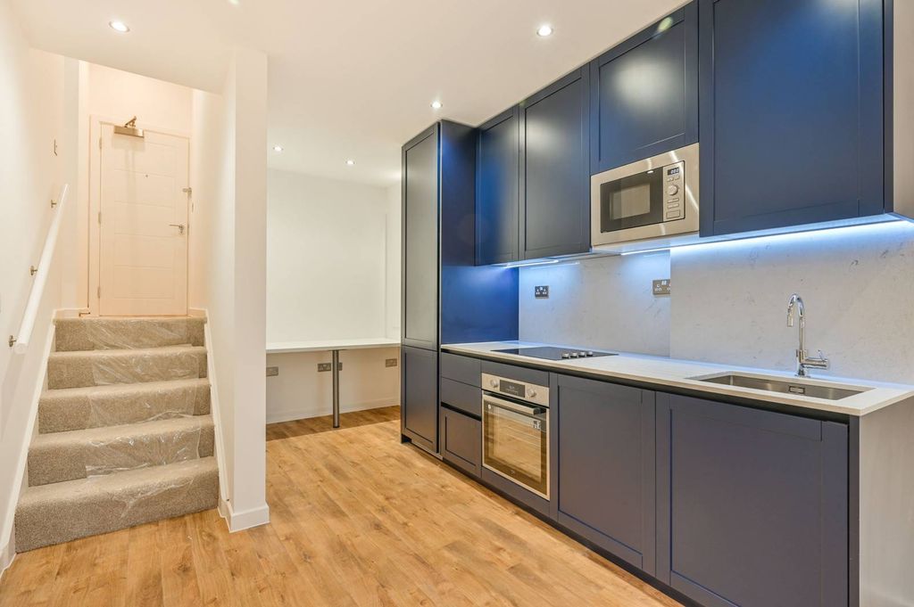 Property photo 2 of 5