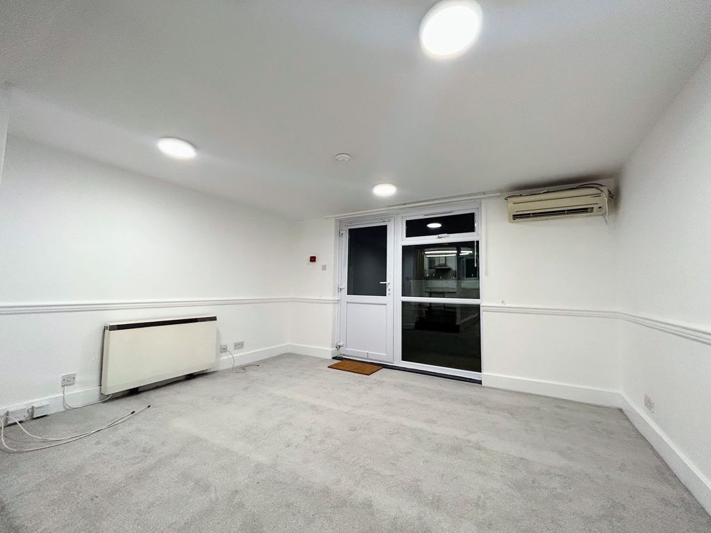 Property photo 3 of 5 Living Room