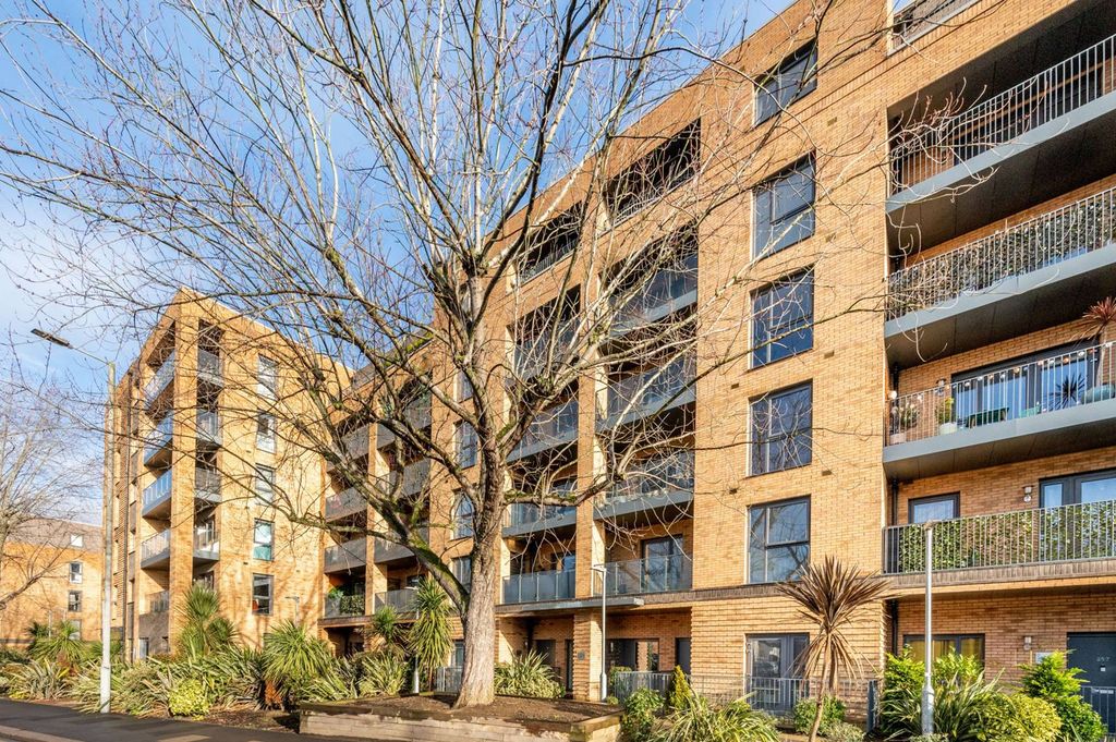 Property photo 1 of 8