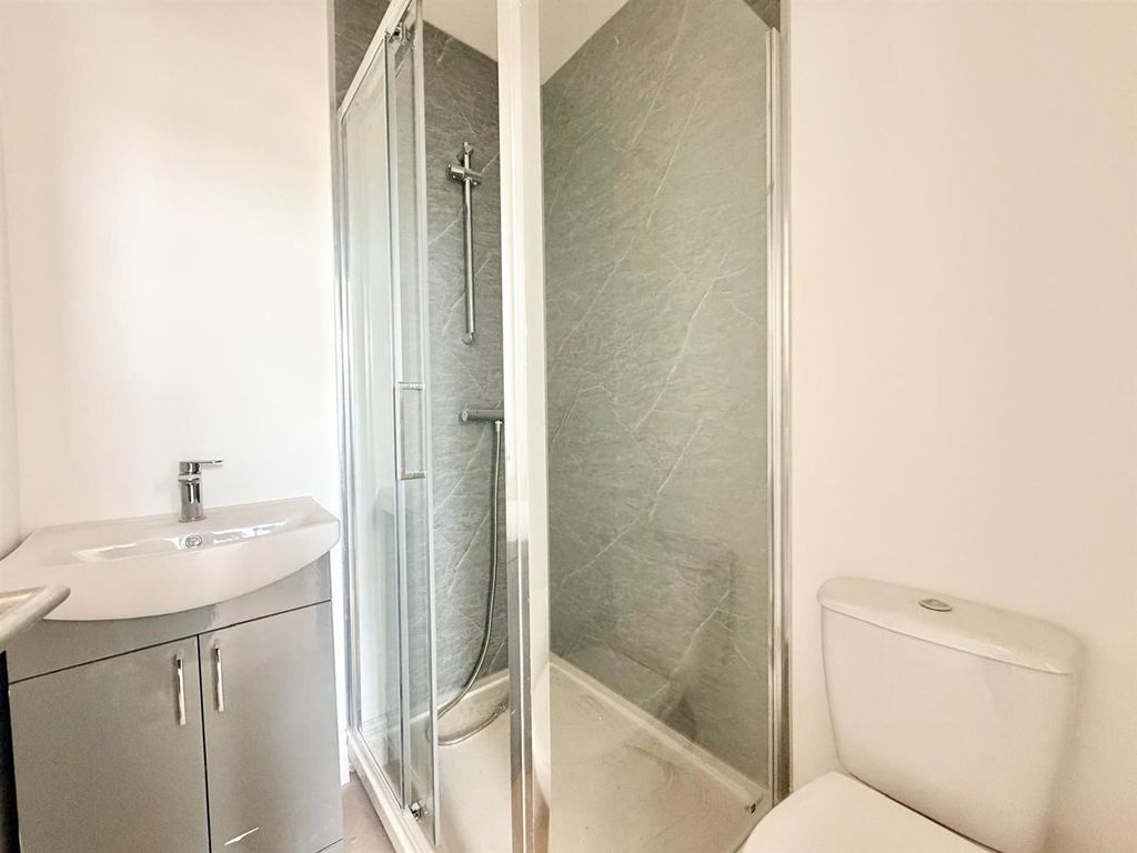 Property photo 2 of 5 Bathroom