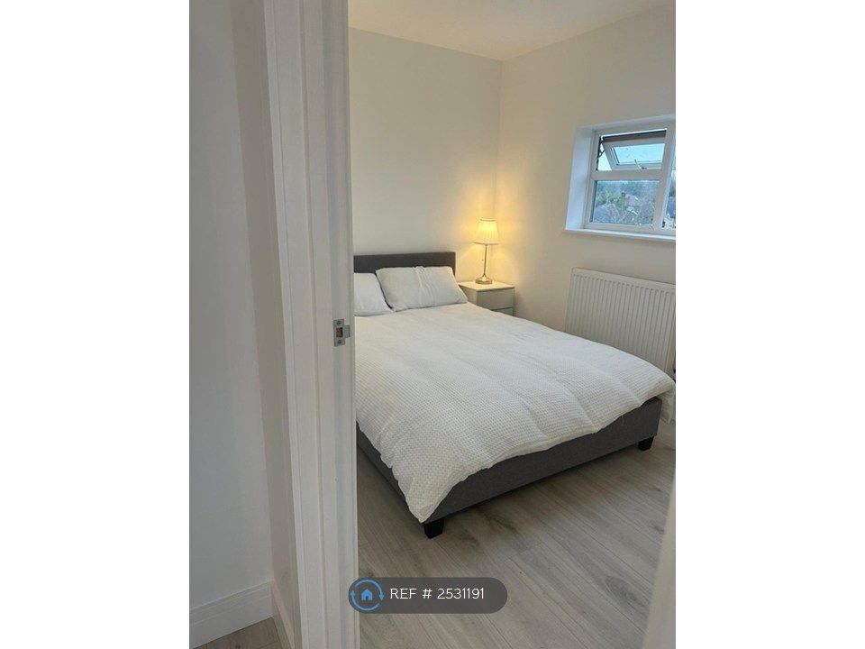 Property photo 3 of 7 Bedroom 1
