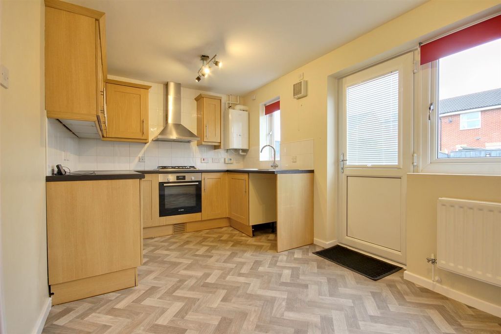 Property photo 3 of 9 Kitchen.Jpg