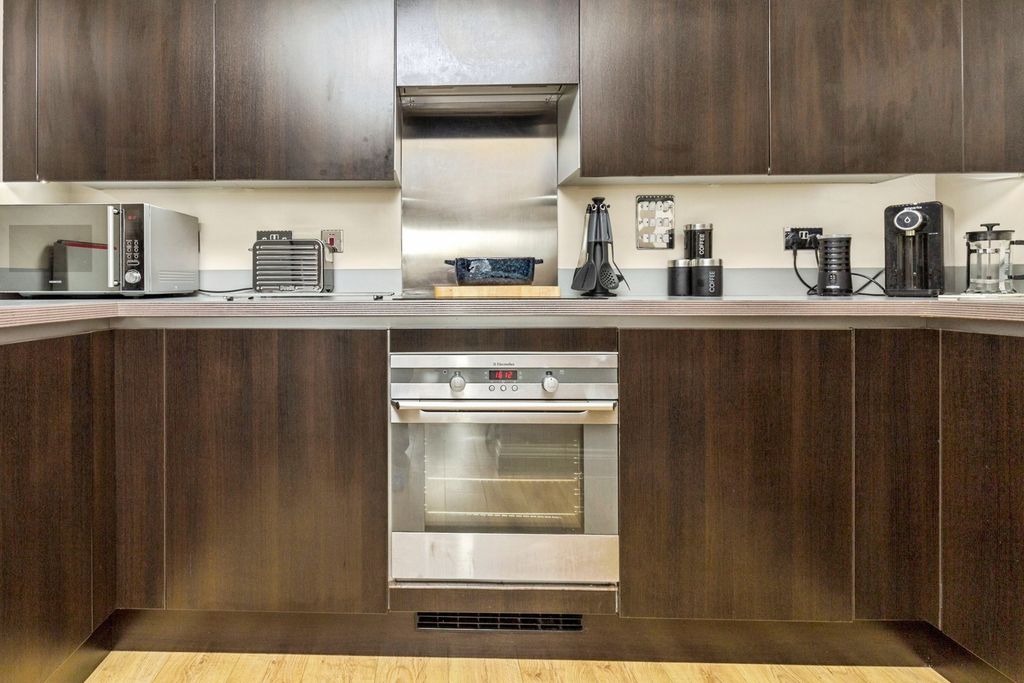 Additional image 11 of 2 bed flat for saleElm Grove, Horsham, West Sussex RH13
