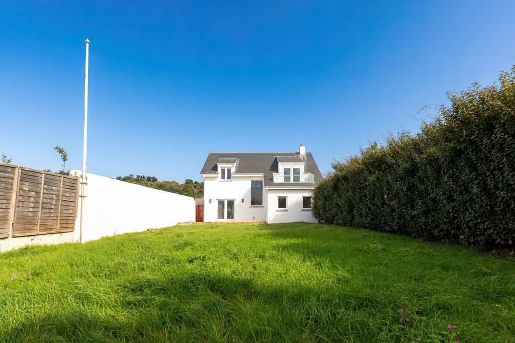 Property photo 2 of 35