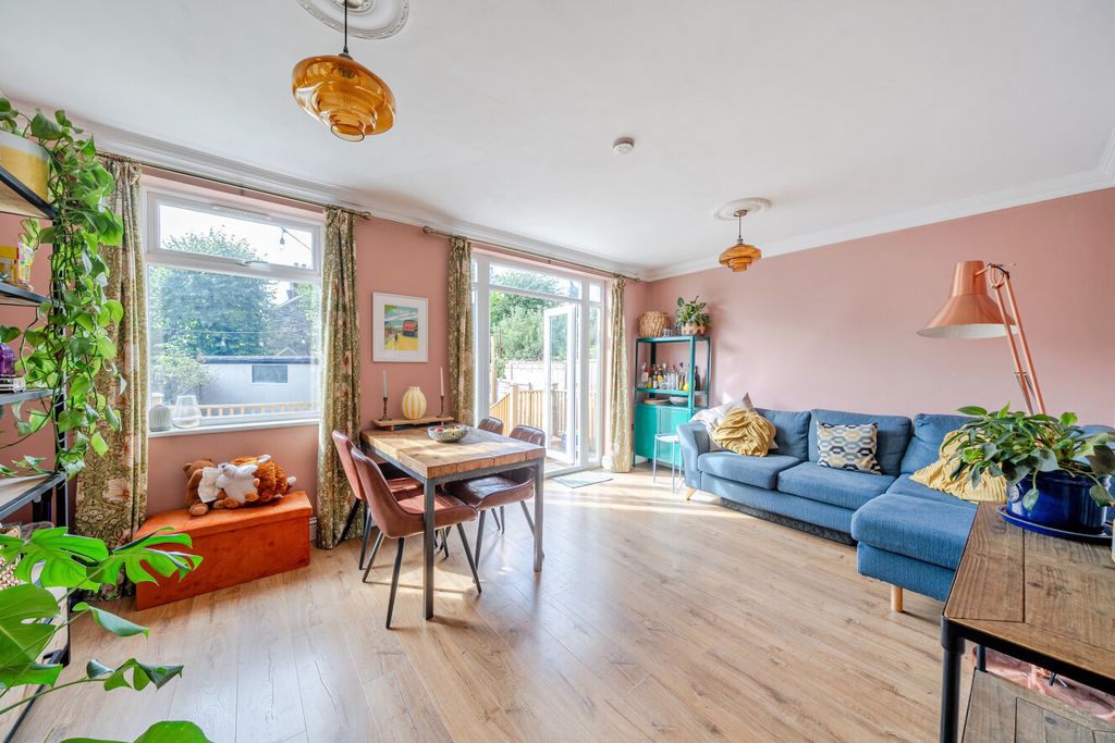 Property photo 2 of 15 1516339-9-6Ab50A0...