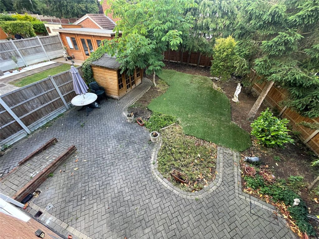 Property photo 2 of 18 Picture No. 12