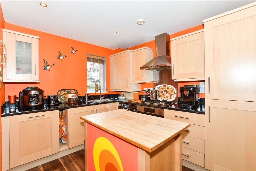 Property photo 3 of 9 Kitchen/Lounge/Diner