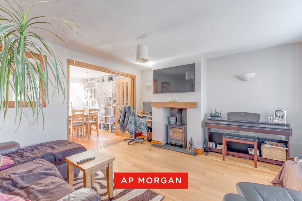 Property photo 2 of 18 Picture No. 17