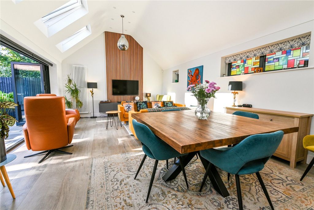 Property photo 2 of 37 Picture No. 05