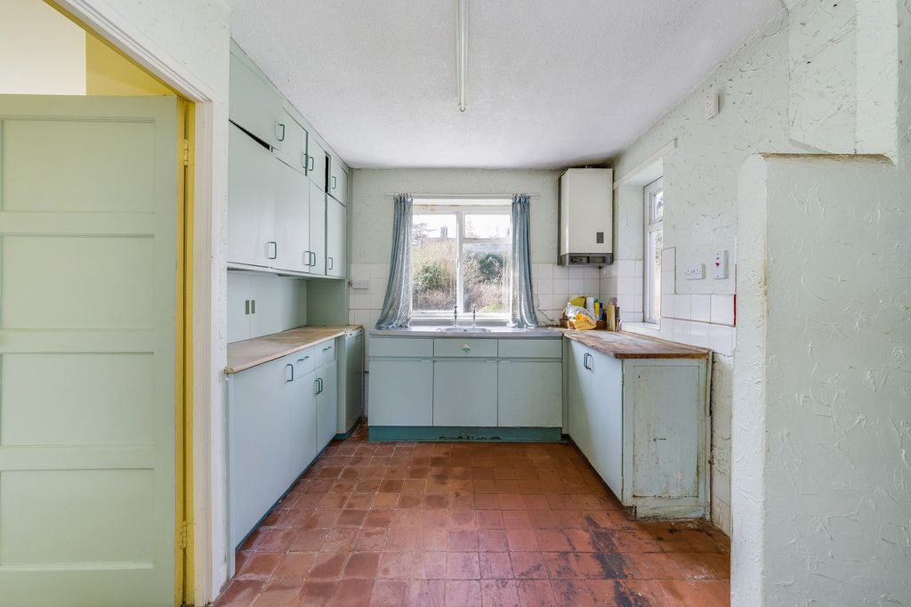 Property photo 3 of 21