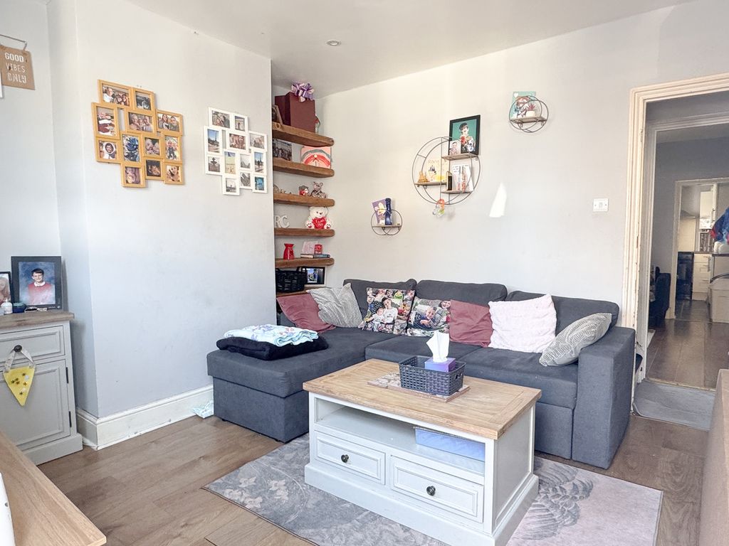 Property photo 2 of 11