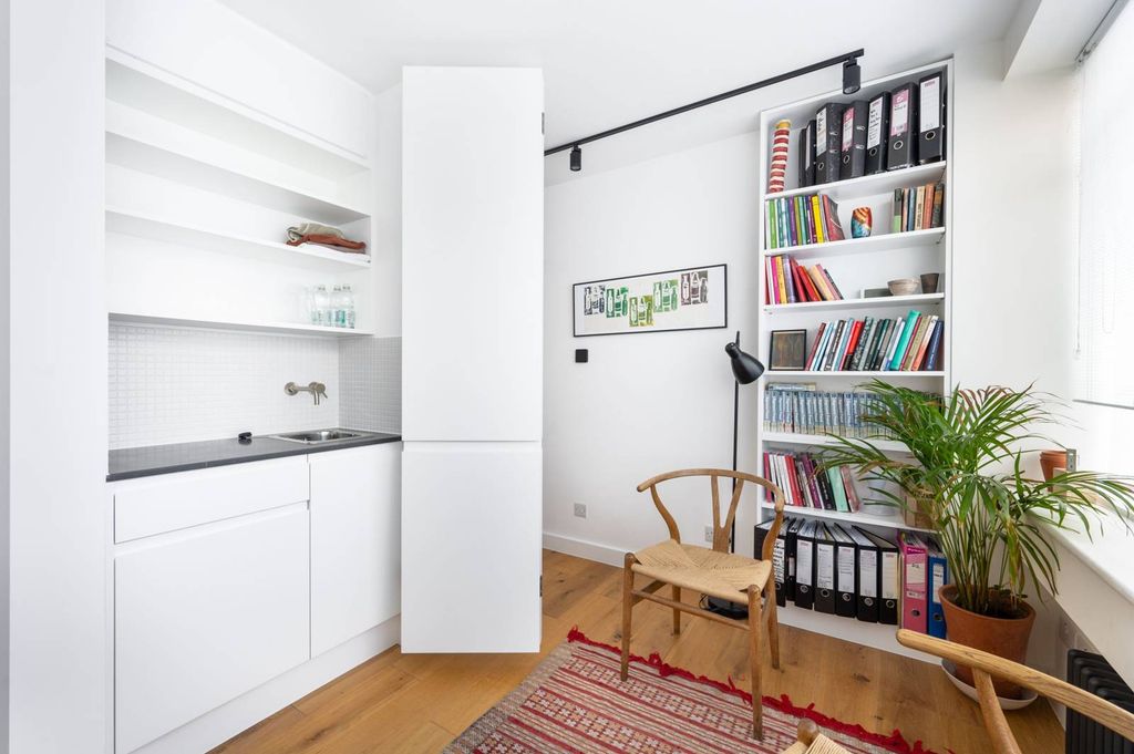 Property photo 3 of 6