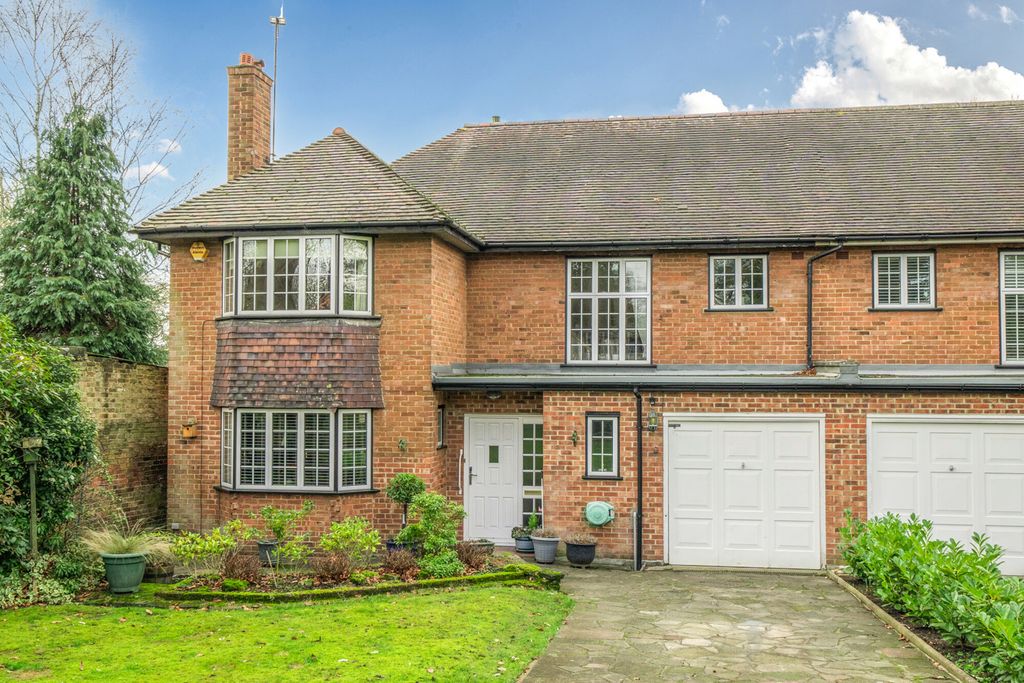 Property photo 1 of 30 External