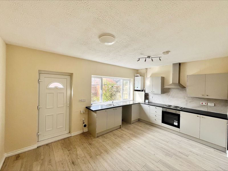 Property photo 3 of 7 Kitchen