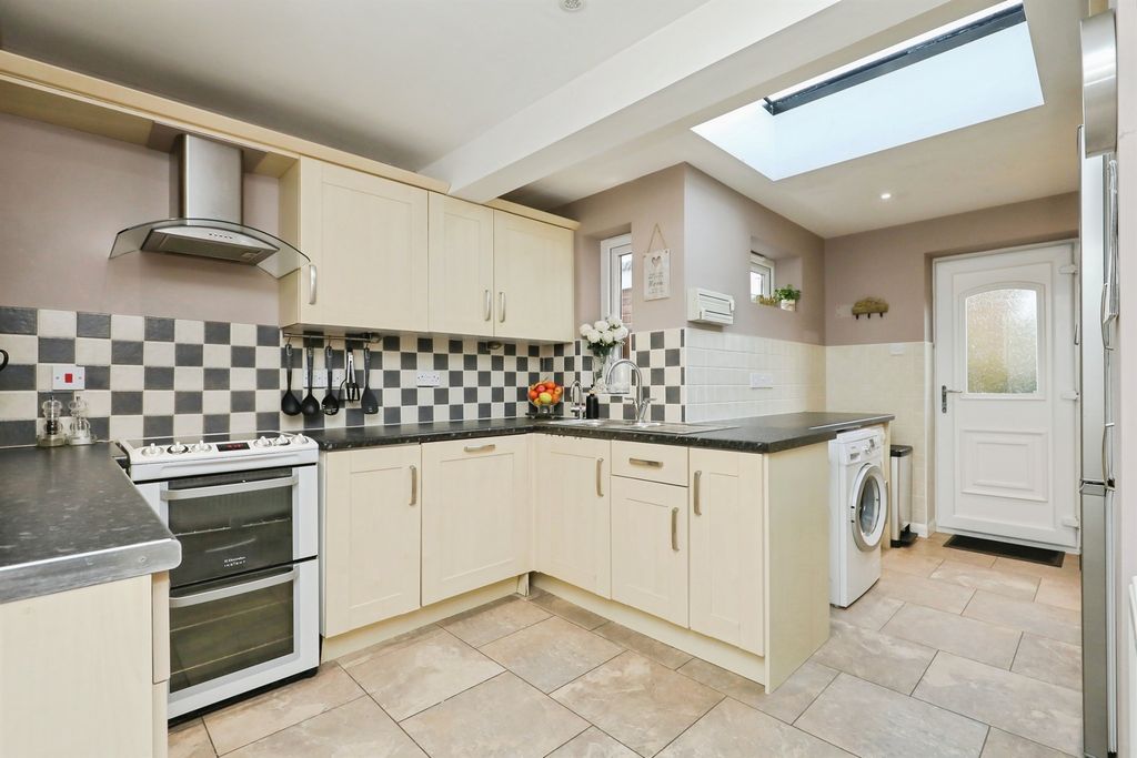 Property photo 3 of 16